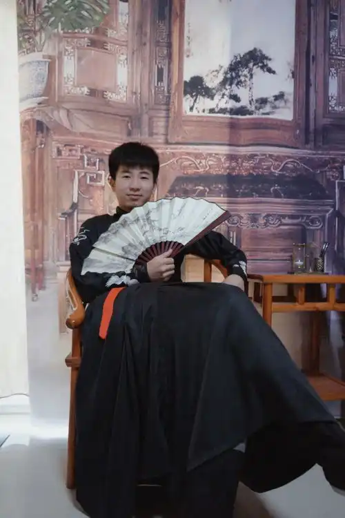 29.9元玩剧本杀实景体验真人角色扮演烧脑剧情,还原现实版的明星大侦探