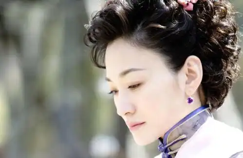 她是谢娜密友,曾被男友用艾滋针头抵喉,后嫁金牌制片人成赢家
