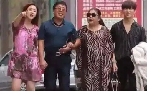 因6万元18岁姐弟恋感情陷入危机,男友更是选择冷暴力