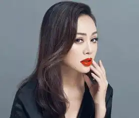 皓镧传剧照曝光,吴谨言造型还是不行,竟被46岁的宁静给秒了
