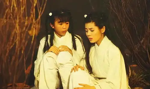 唐宁晒24年前剧照忆青涩时光,众星璀璨,失婚三年独自抚养儿女
