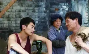 正阳门下破侯多年不红,儿子却想当明星,现在当律师了
