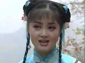 蒋欣成名前跑龙套剧照曝光17岁时候就体态丰美
