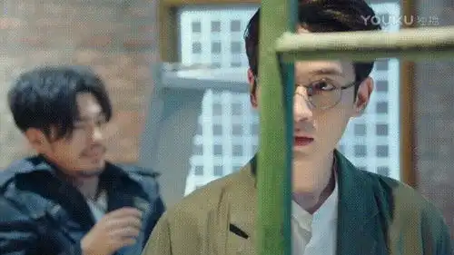 面面炸裂出场朱一龙镇魂分饰三角的精分互怼正...
