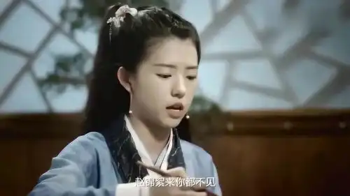 等到烟暖雨收女孩和师父一同吃饭,感觉场景好温馨
