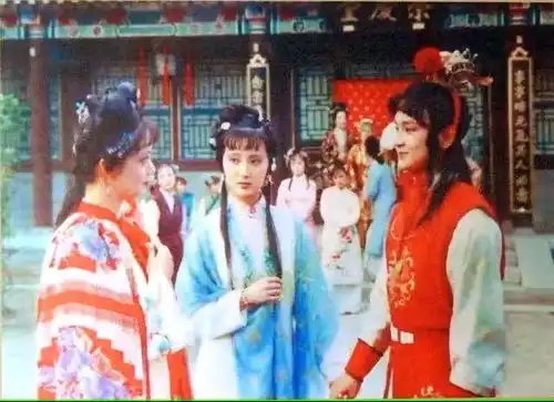 胡玫版红楼梦上映,趁现在可劲骂吧再过二十年你就不敢骂了