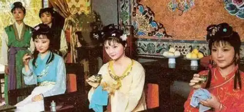 浅谈红楼梦对中国茶文化的影响