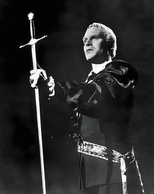 高全喜王权之死哈姆雷特的悲剧及王国遗命
