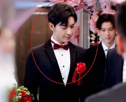 东宫滤镜太强大,男主新剧遭路透,现代装造型被说太普通