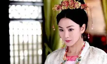 因放羊的星星出名的她,星途坎坷,今41岁活得潇洒自在
