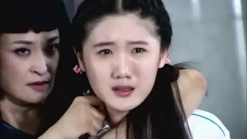 女儿第一次见到妈妈,结果却发现妈妈是罪犯,还挟持自己的好朋友