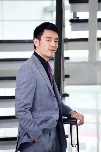 李光洁2009年杜拉拉升职记饰演王伟
