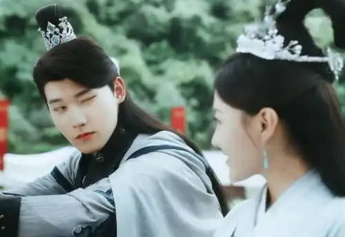 双世宠妃3主演学历曝光,一个比一个厉害,八王爷却把我看愣
