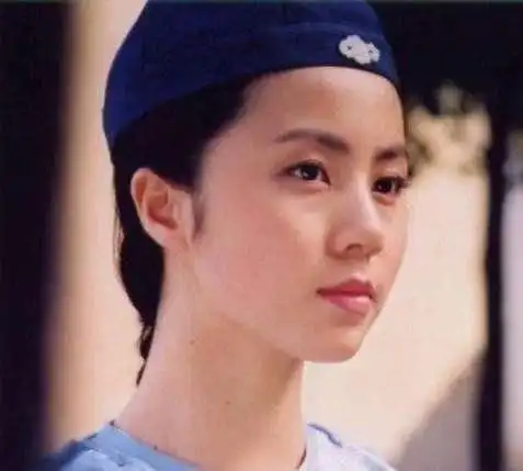 书剑恩仇录的李沅芷卑微到泥土里的爱情,开不出美丽的花