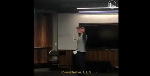 准备黑八勇士连胜西部前二,科尔更衣室演讲,库里带头喊口号
