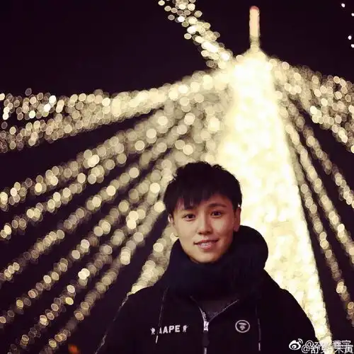 宋寅在微博貌似又小火了一下
