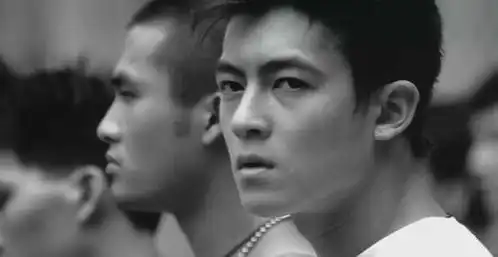 2002年陈冠希拍无间道时挨了一耳光,可惜这一巴掌没把他打醒
