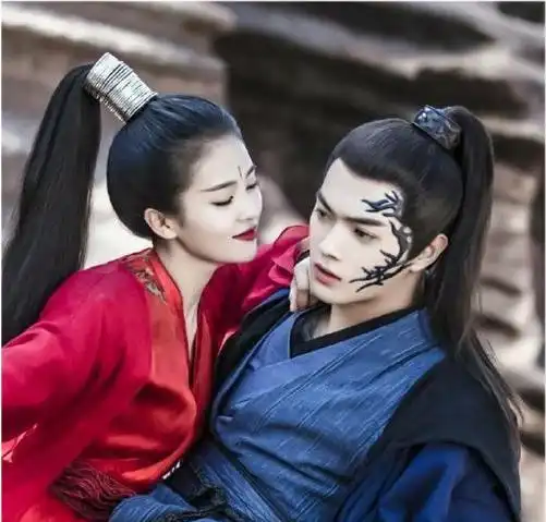 资源不输景甜李一桐,多次合作任嘉伦许凯等当红男艺人