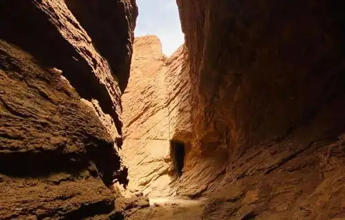 独库伊昭公路之旅丨上帝将天堂扔在这里,去拥有世界顶级风光的穿越之路,望穿四季,开启冰与火之歌峡谷