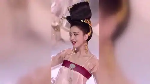 张萌晓明哥挺有办法的r1se男团给嘉嘉庆生佟丽娅的古装造型
