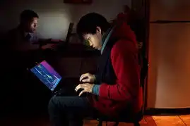 井底蜗居图说蚁族的悲惨世界
