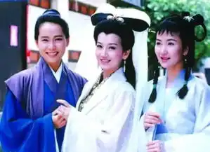 杨紫化身小白蛇,炫耀夫妇甜蜜赵雅芝加盟,跨世纪白蛇同框

