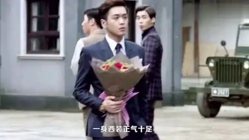 网友发了一张李易峰与张若昀的同框图,笑点满满让人忍俊不禁
