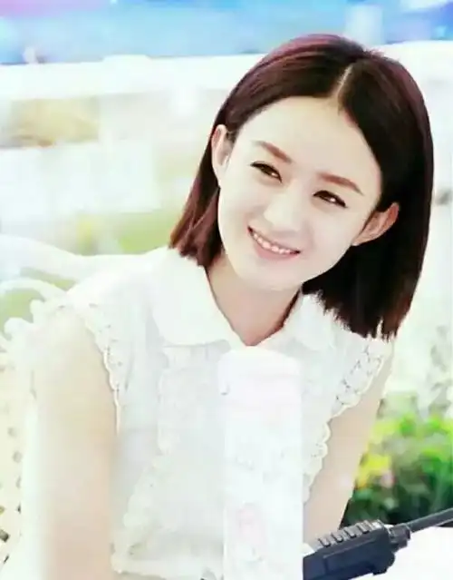 颖火虫爆料赵丽颖新剧倾城时光亮相北京电视交易会
