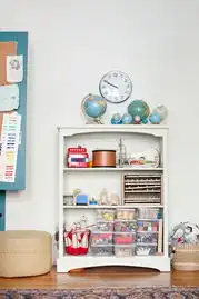 蜗居也有儿童房画家自绘打造童趣两室一厅
