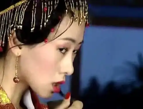 春光灿烂猪八戒猫妖变妙妙,喝水用添的,被奶奶嫌弃一身猫味