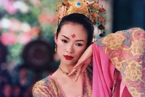 公认70后最美的十大女星,赵薇第8,林心如第2,第一童年女神