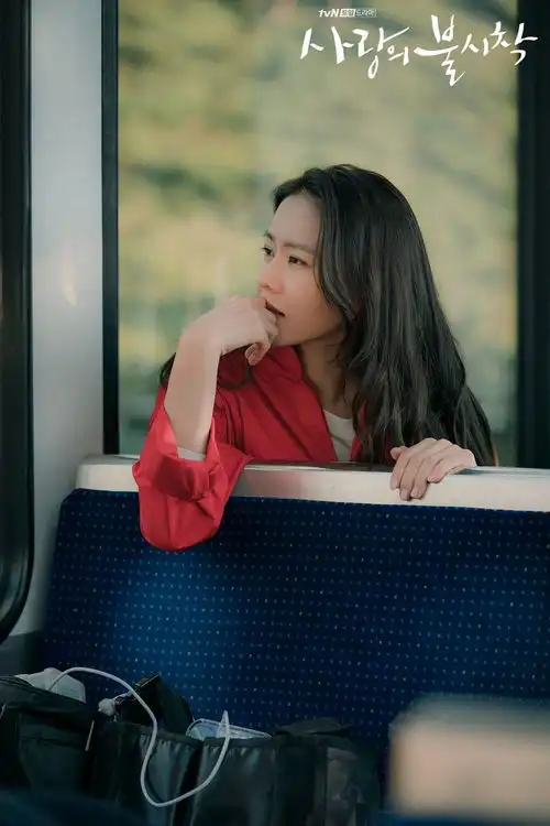 爱的迫降俊男靓女搭档吸大批颜值粉不老女神孙艺珍绝美剧照大公开韩国频道人民网
