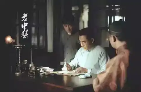 虽然被韩国抢先一步,但是老中医的阵容赢了,剧照美如画
