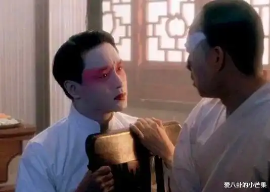 张丰毅谈张国荣所以我们躲着他,很丢人啊这个,怕别人撞见引起误会丢脸
