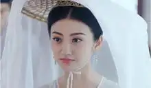 同样是戴白色斗笠的造型,杨幂景甜刘诗诗朱茵,谁美出了新高度