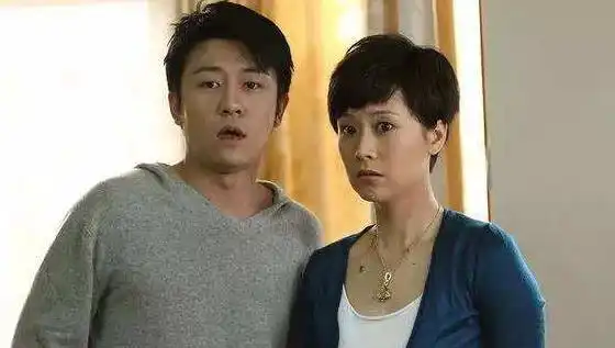 娱乐圈太子爷,亲妈干妈都是导演,20年都不红改名后火了
