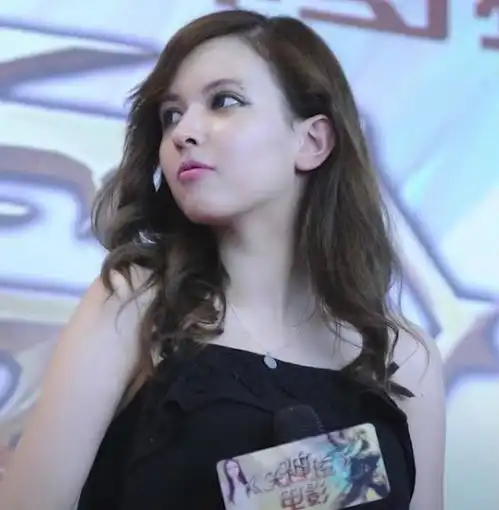 五年时间作品只有34部,拥有苍井空第二美誉的泷泽萝拉
