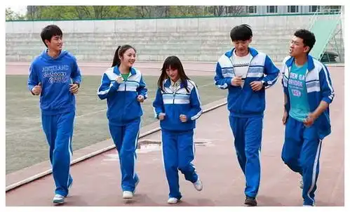 匆匆那年明明是女配,却被3个男生喜欢,林嘉茉凭什么
