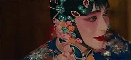 她是最富有的影后,将张国荣送上神坛,被负巨债,最终嫁给债主
