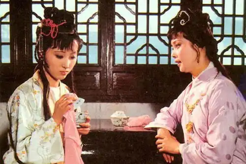 林黛玉死后,留下2瓶茶叶,贾母见后心里一惊,知道自己命不久矣
