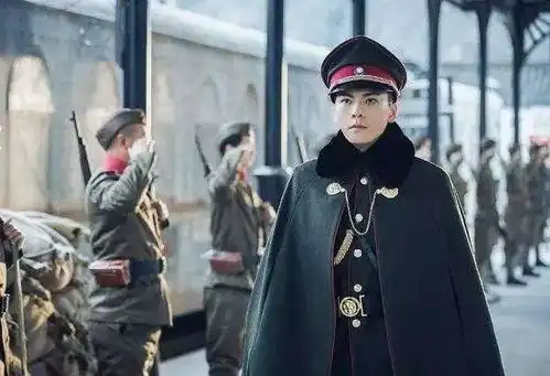 当红男星穿军装易烊千玺热血,朱一龙颜值高,看到任嘉伦我爱了