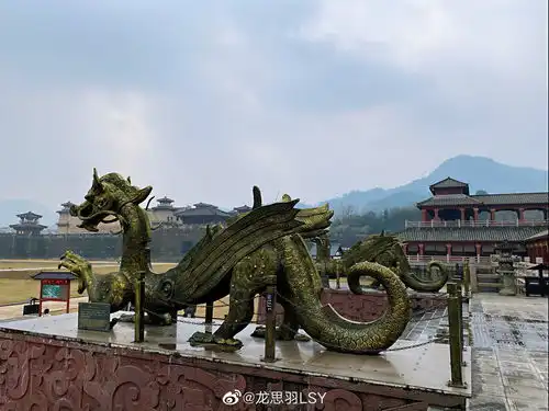 英雄不问出处,富贵当思原由,打卡横店影视城的秦王宫景区