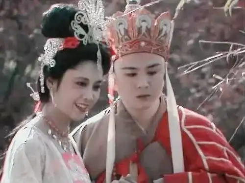 今始看懂女儿情,可惜归来不再是少年