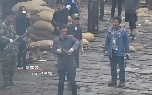 建军大业张艺兴敬业精神被表扬,唯一一个认不出的人