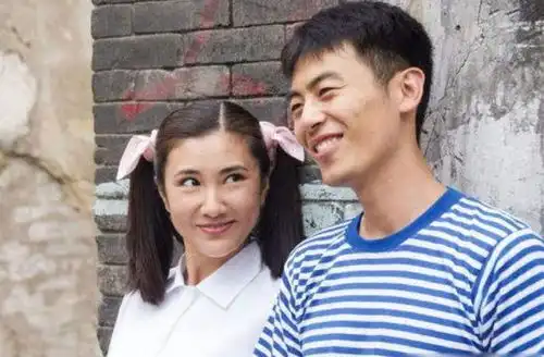 朱亚文18岁入北电,凭闯关东一炮而红,如今一家四口惹人羡