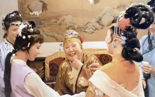 读红楼梦贾府是怎样过春节的有何玄机