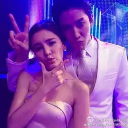 泰国版浪漫满屋的男主太妖了,简直是我的男神,呼呼,太邪魅了
