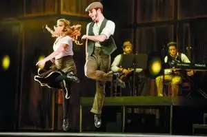 踢踏舞剧版泰坦尼克重现电影经典画面