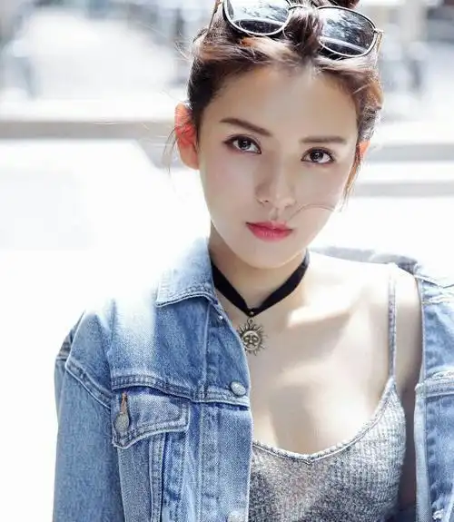 张予曦最新古装大片开播,剧照美得楚楚动人,男主是她的老搭档
