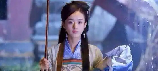 6年15部龙套剧,演冯绍峰的岳母和丫鬟,赵丽颖能红太不容易了
